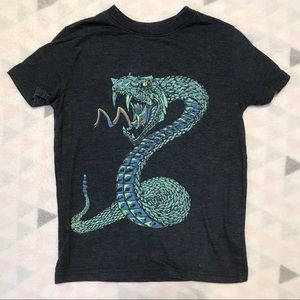 Boys snake graphic tee size S (6/7)